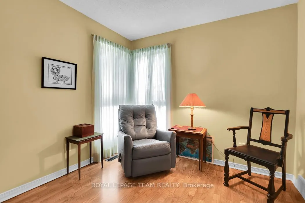 Photo 16 of 1137 Ambleside Drive, Ottawa, Woodroffe — HOMEH
