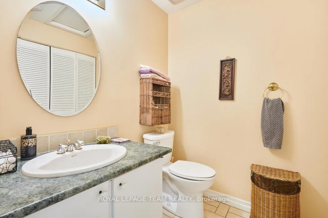 Photo 18 of 1137 Ambleside Drive, Ottawa, Woodroffe — HOMEH