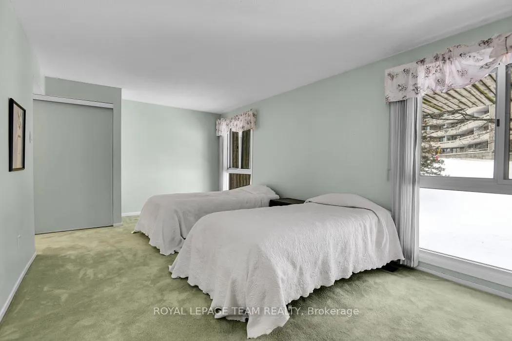 Photo 21 of 1137 Ambleside Drive, Ottawa, Woodroffe — HOMEH