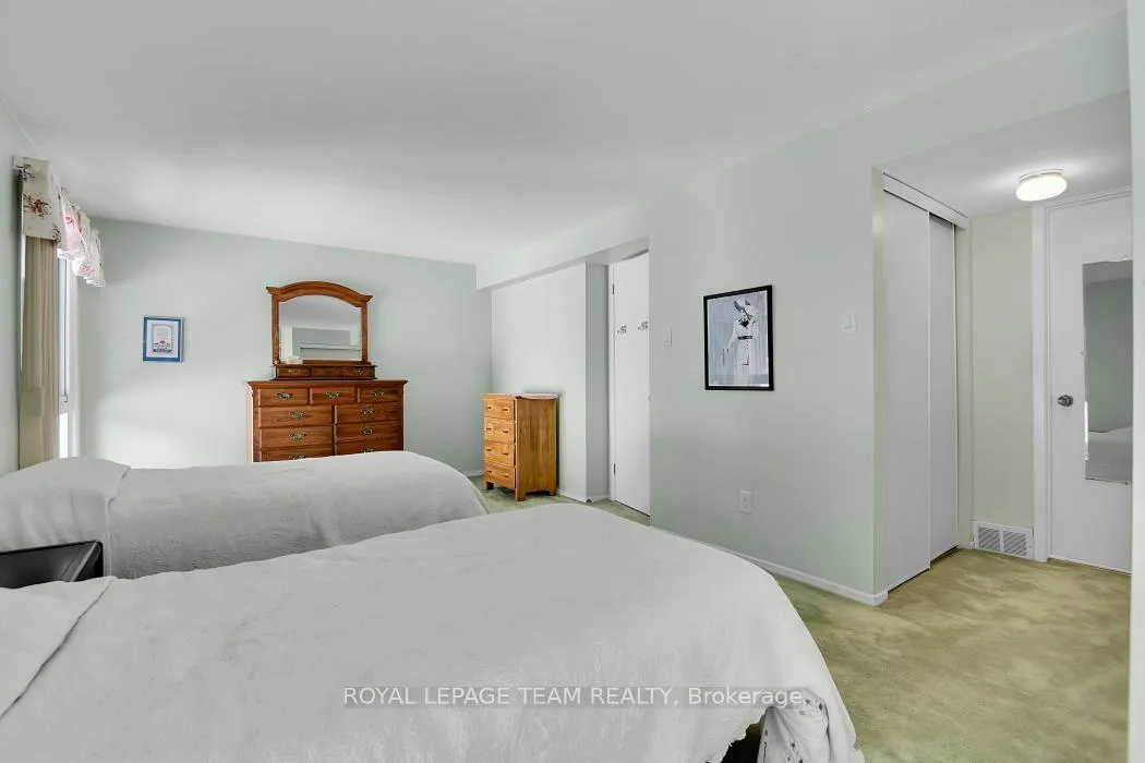 Photo 22 of 1137 Ambleside Drive, Ottawa, Woodroffe — HOMEH