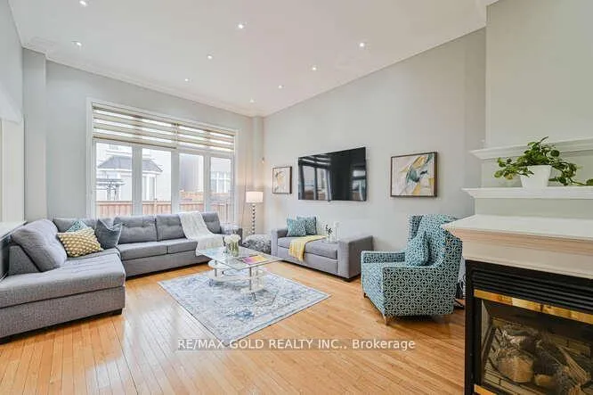 Photo 7 of 106 Watsonbrook Drive, Brampton, Sandringham-Wellington — HOMEH