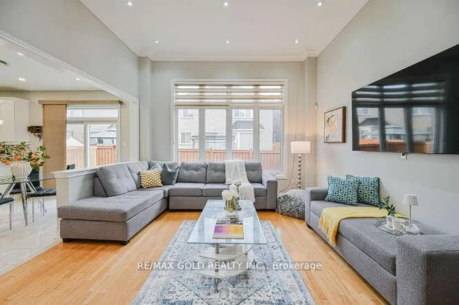Photo 8 of 106 Watsonbrook Drive, Brampton, Sandringham-Wellington — HOMEH