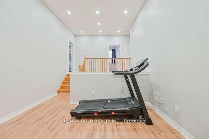 Photo 15 of 106 Watsonbrook Drive, Brampton, Sandringham-Wellington — HOMEH
