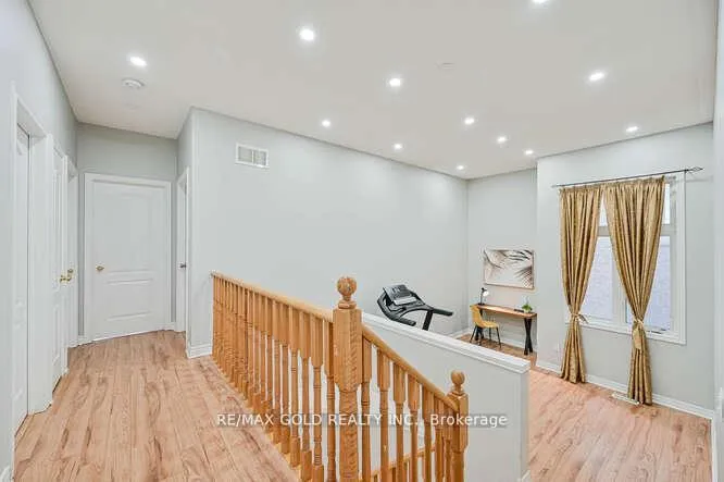 Photo 16 of 106 Watsonbrook Drive, Brampton, Sandringham-Wellington — HOMEH