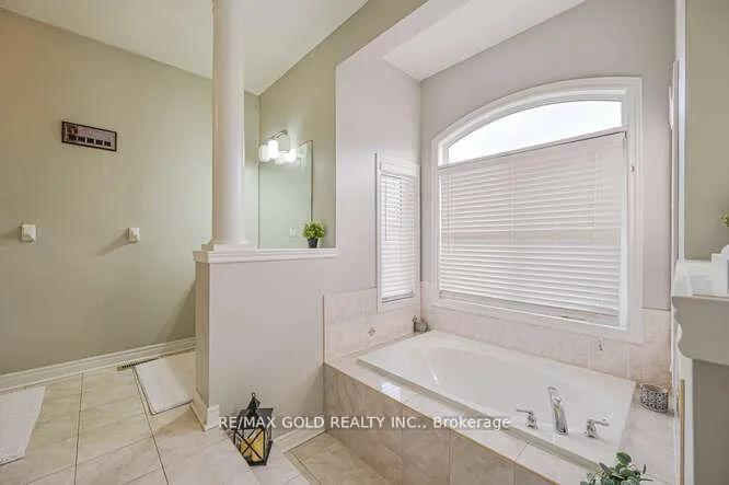 Photo 21 of 106 Watsonbrook Drive, Brampton, Sandringham-Wellington — HOMEH