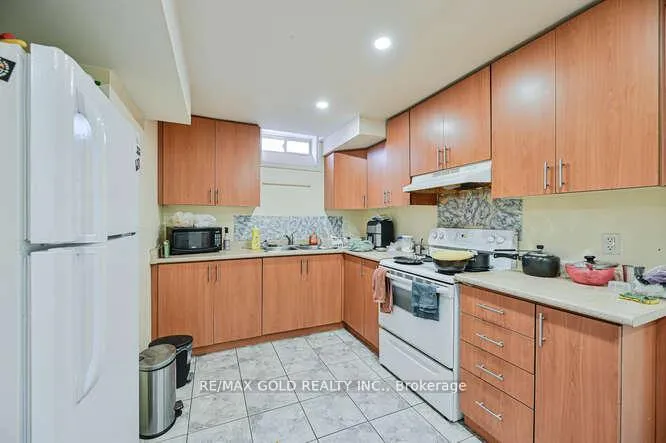 Photo 34 of 106 Watsonbrook Drive, Brampton, Sandringham-Wellington — HOMEH