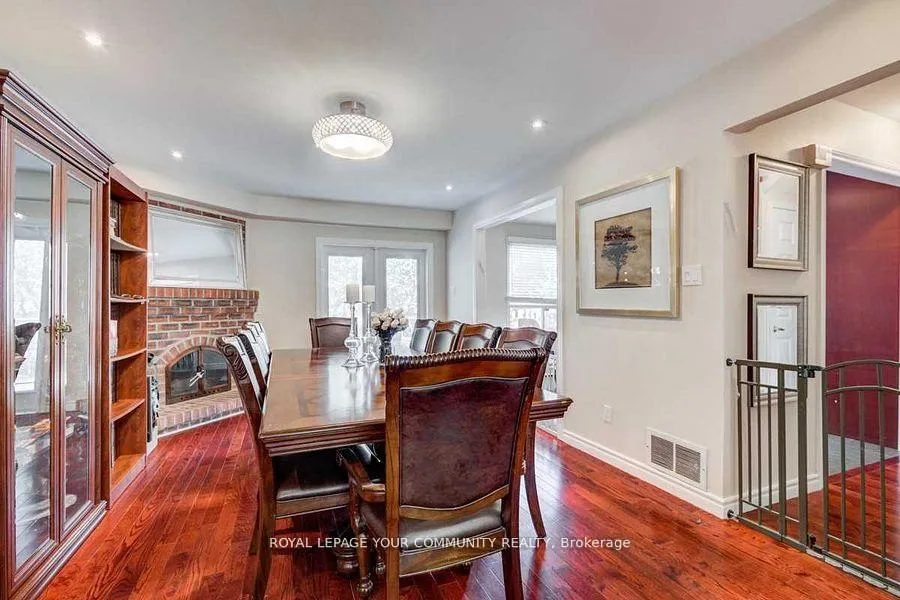 Photo 3 of 98 York Hill Boulevard, Vaughan, Crestwood-Springfarm-Yorkhill — HOMEH