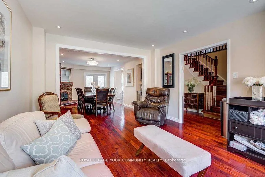 Photo 4 of 98 York Hill Boulevard, Vaughan, Crestwood-Springfarm-Yorkhill — HOMEH