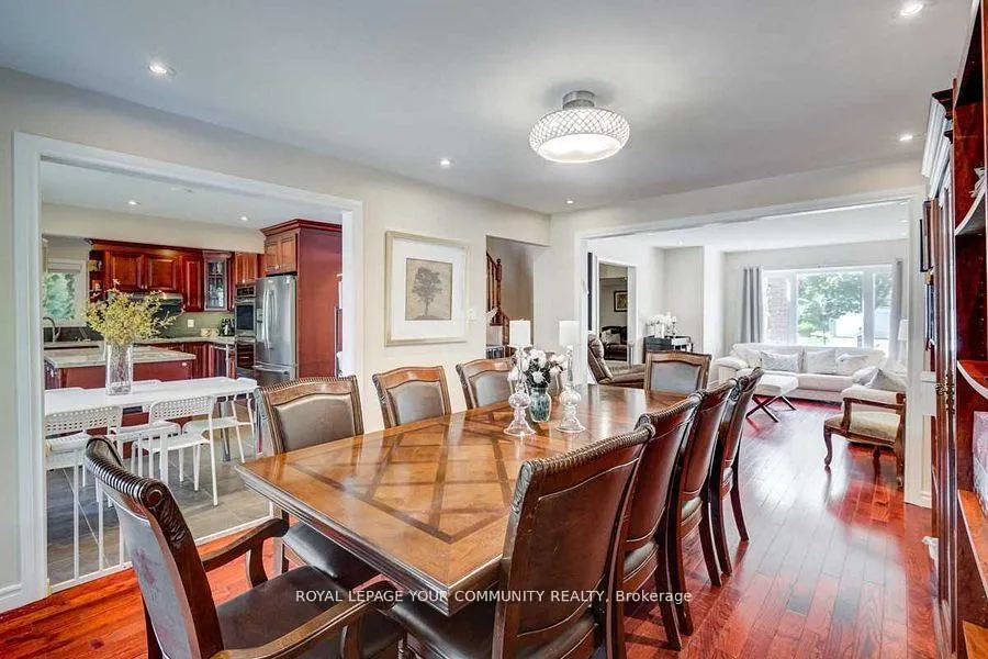 Photo 5 of 98 York Hill Boulevard, Vaughan, Crestwood-Springfarm-Yorkhill — HOMEH
