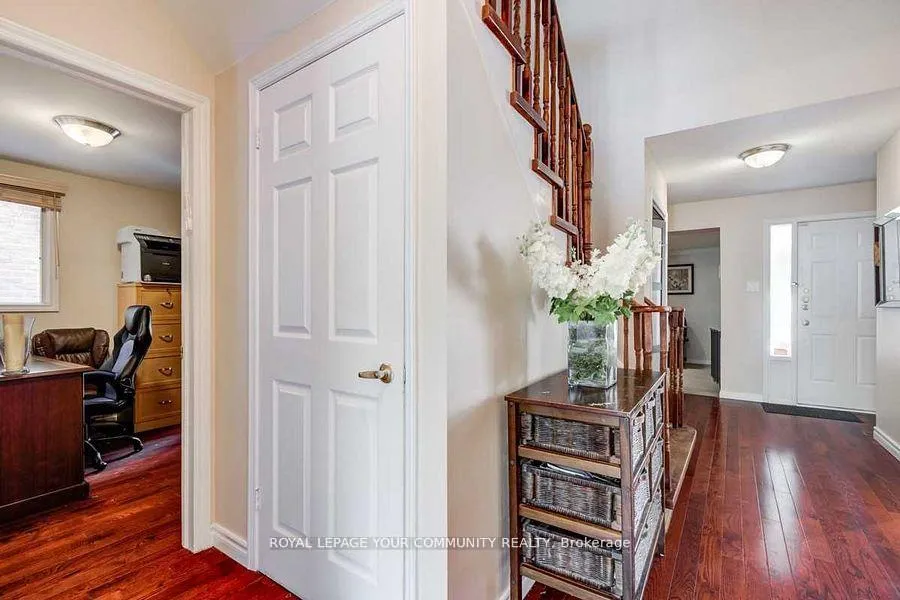 Photo 8 of 98 York Hill Boulevard, Vaughan, Crestwood-Springfarm-Yorkhill — HOMEH