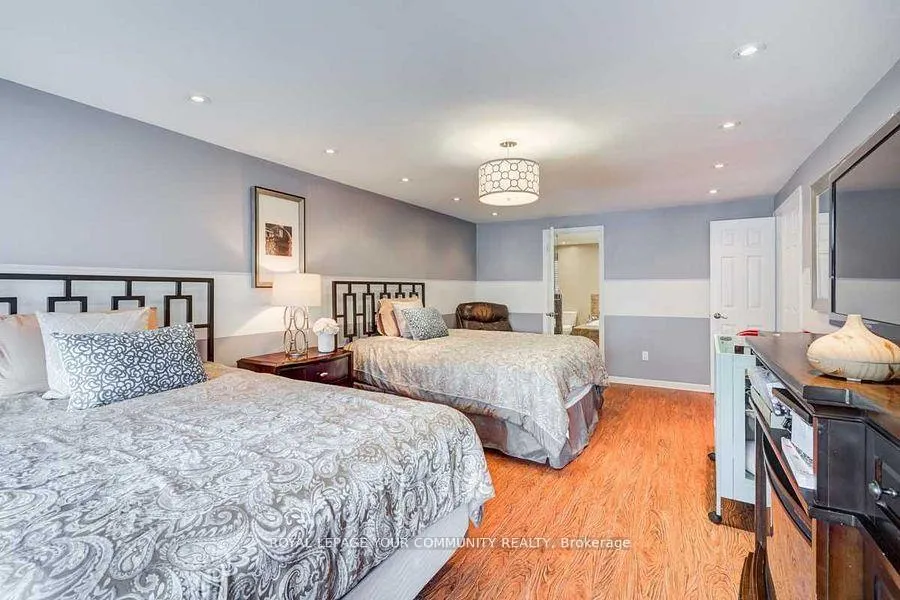 Photo 12 of 98 York Hill Boulevard, Vaughan, Crestwood-Springfarm-Yorkhill — HOMEH