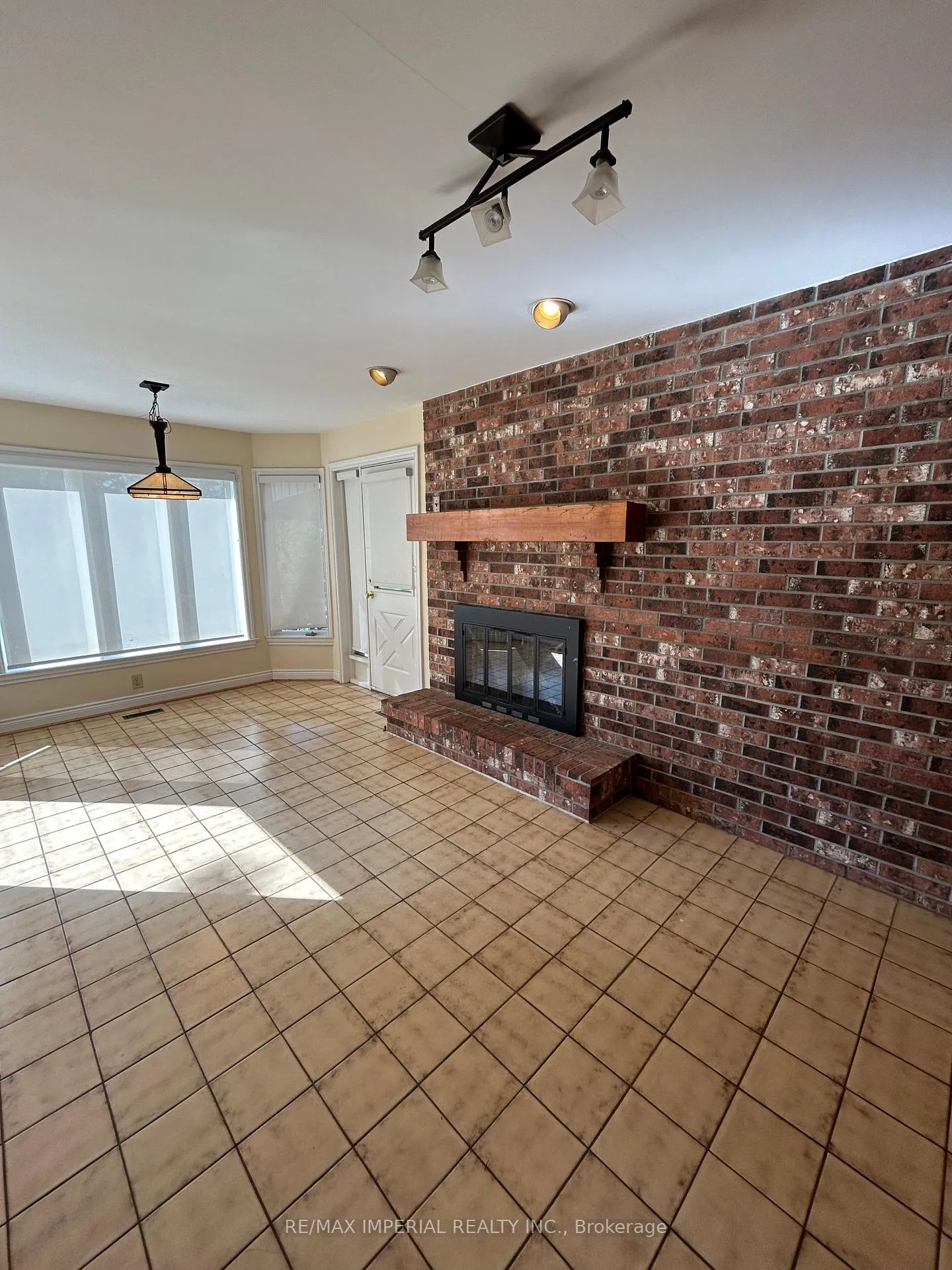 Photo 9 of 7 Dodie Street, Aurora, Aurora Village — HOMEH