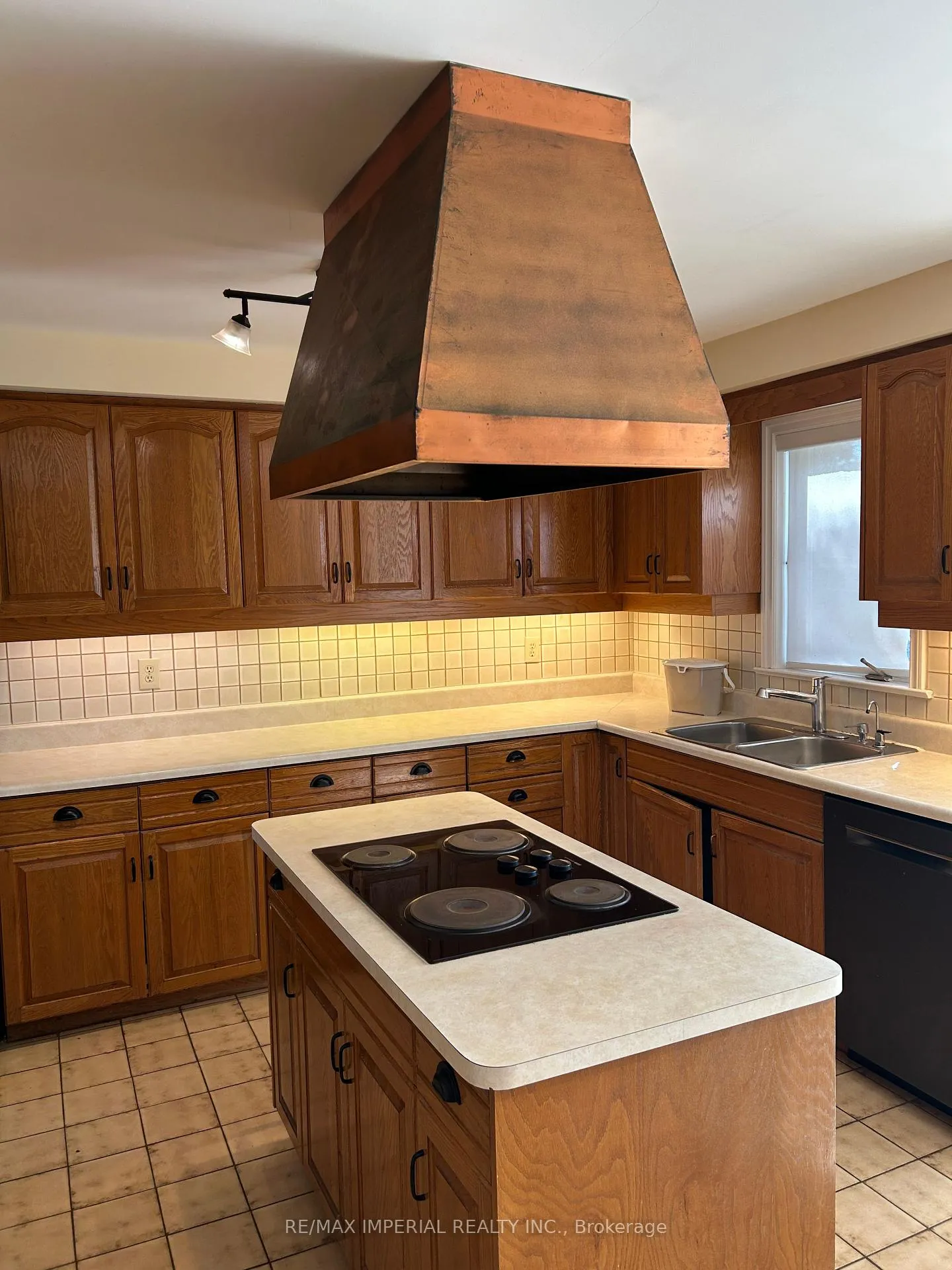 Photo 14 of 7 Dodie Street, Aurora, Aurora Village — HOMEH