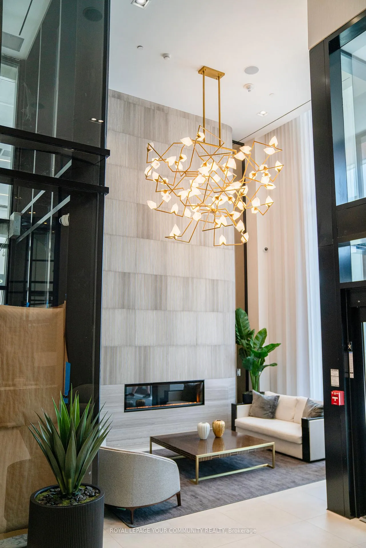 Photo 4 of Unit Ph06, 2020 Bathurst Street N, Toronto, Humewood-Cedarvale — HOMEH