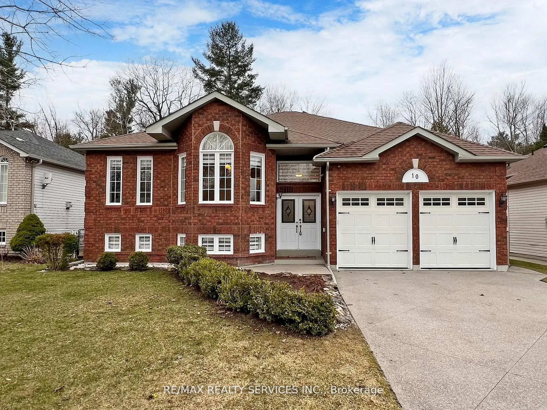 Photo 1 of 10 Bush Crescent, Wasaga Beach — HOMEH