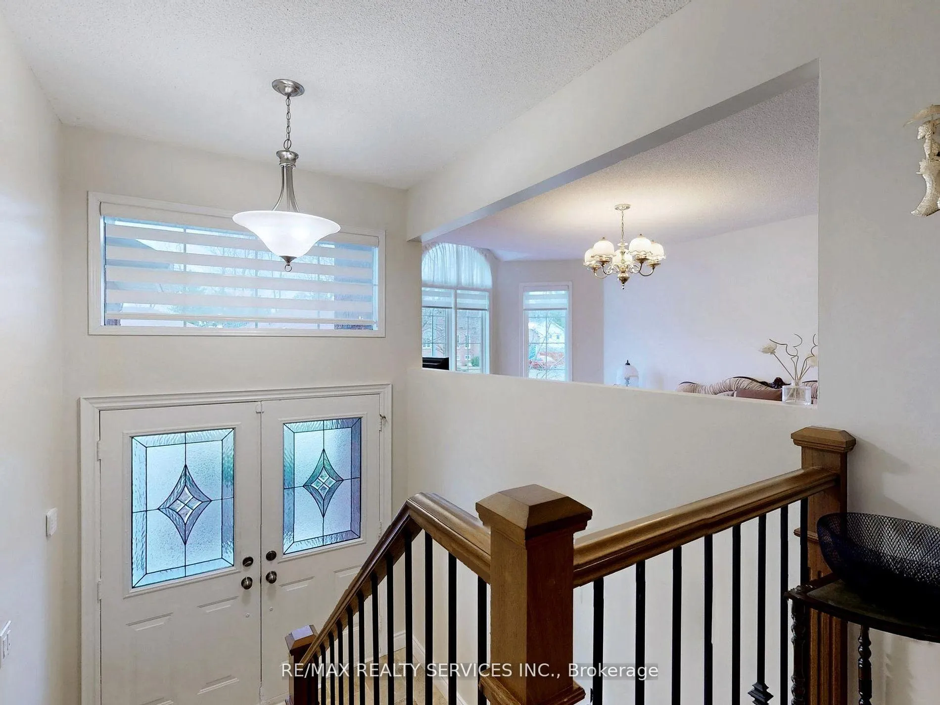 Photo 2 of 10 Bush Crescent, Wasaga Beach — HOMEH