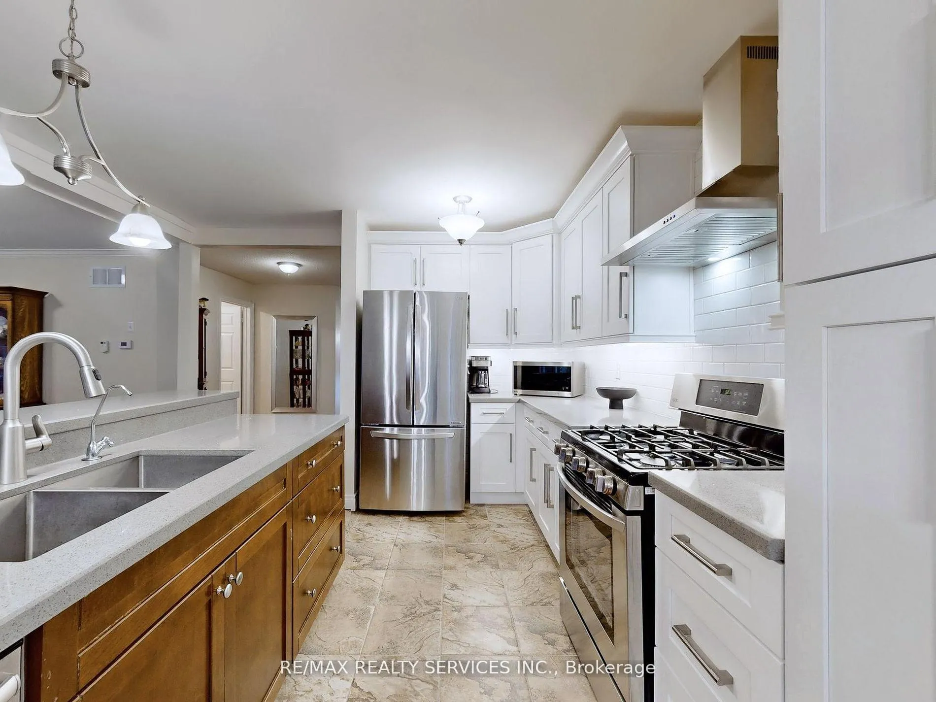 Photo 12 of 10 Bush Crescent, Wasaga Beach — HOMEH