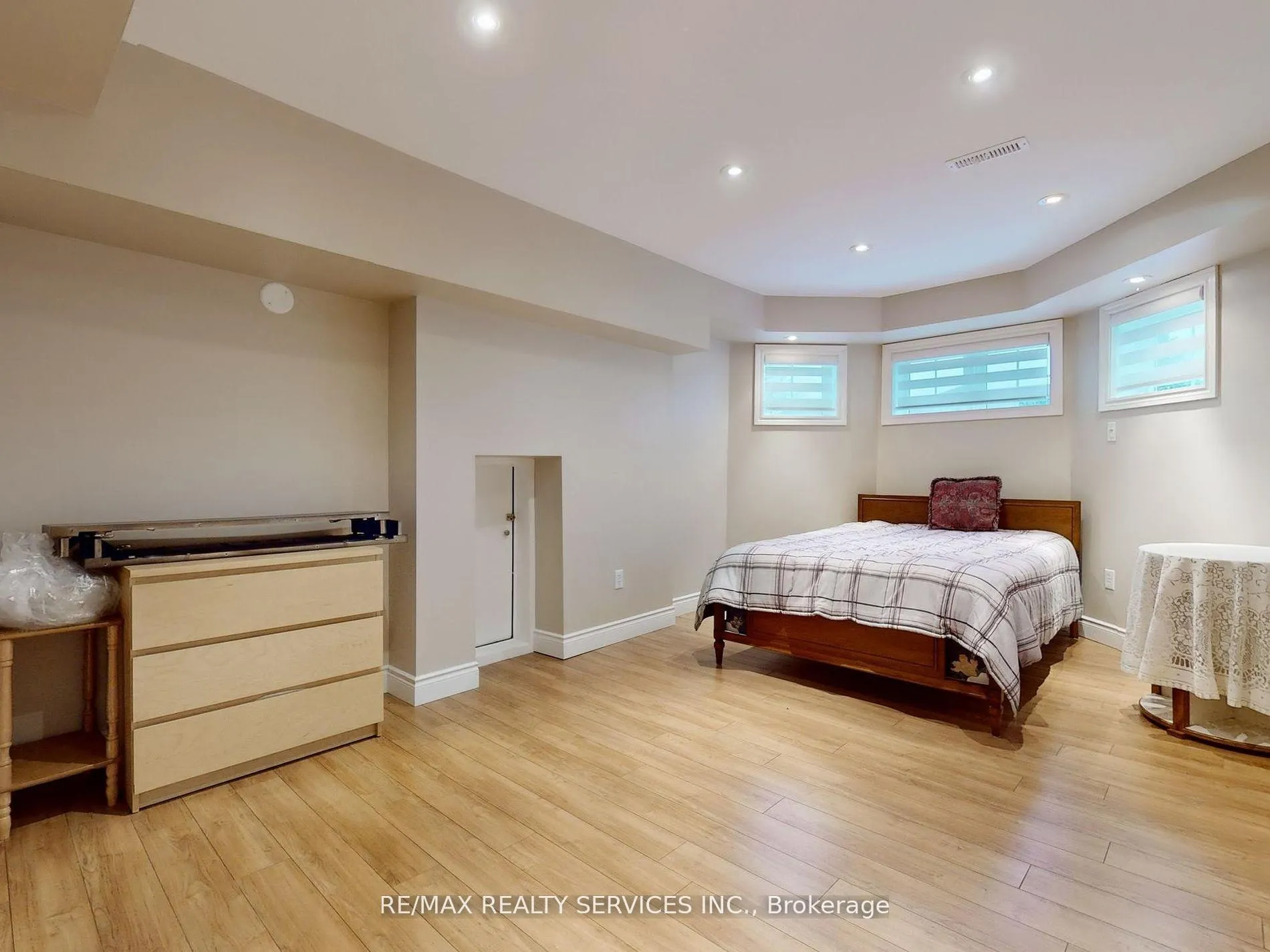 Photo 35 of 10 Bush Crescent, Wasaga Beach — HOMEH