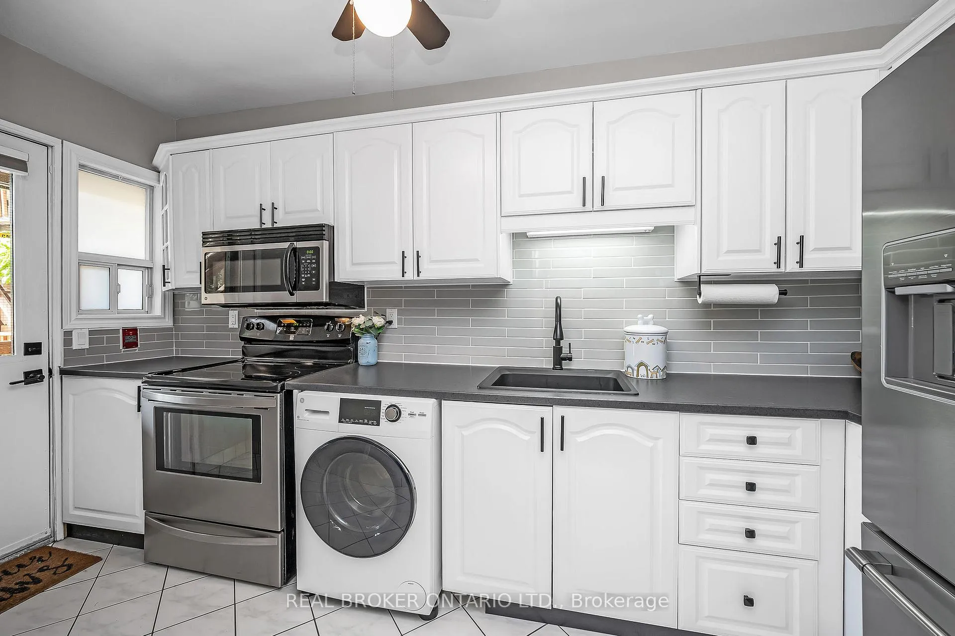 Photo 7 of Unit 22, 6 Vineland Avenue, Hamilton, Stipley — HOMEH
