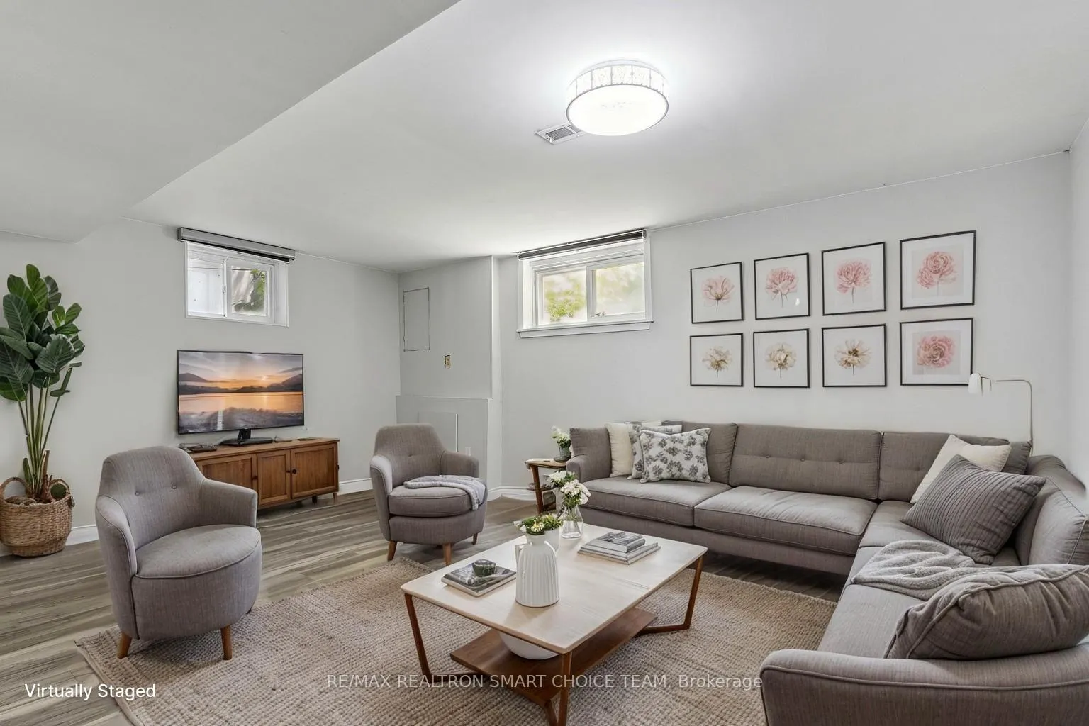 Photo 29 of 106 Steeles Avenue E, Markham, Grandview — HOMEH