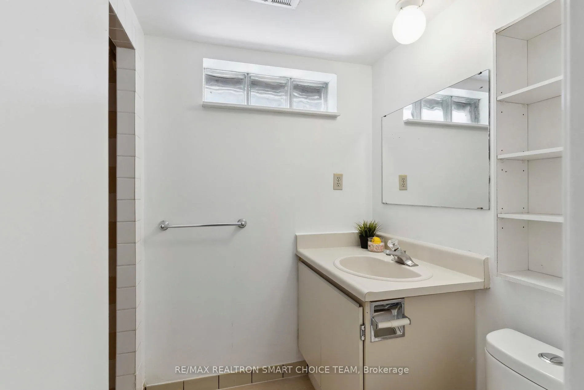 Photo 36 of 106 Steeles Avenue E, Markham, Grandview — HOMEH