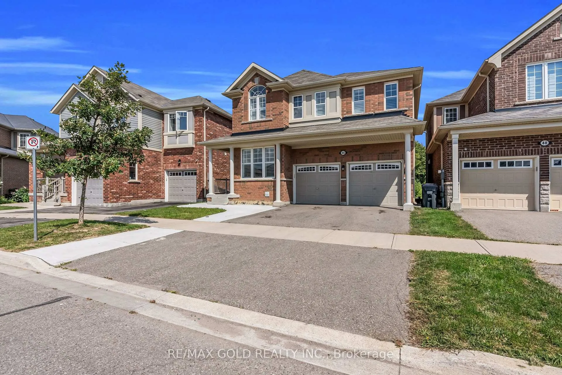 Photo 2 of 46 Mincing Trail, Brampton, Northwest Brampton — HOMEH