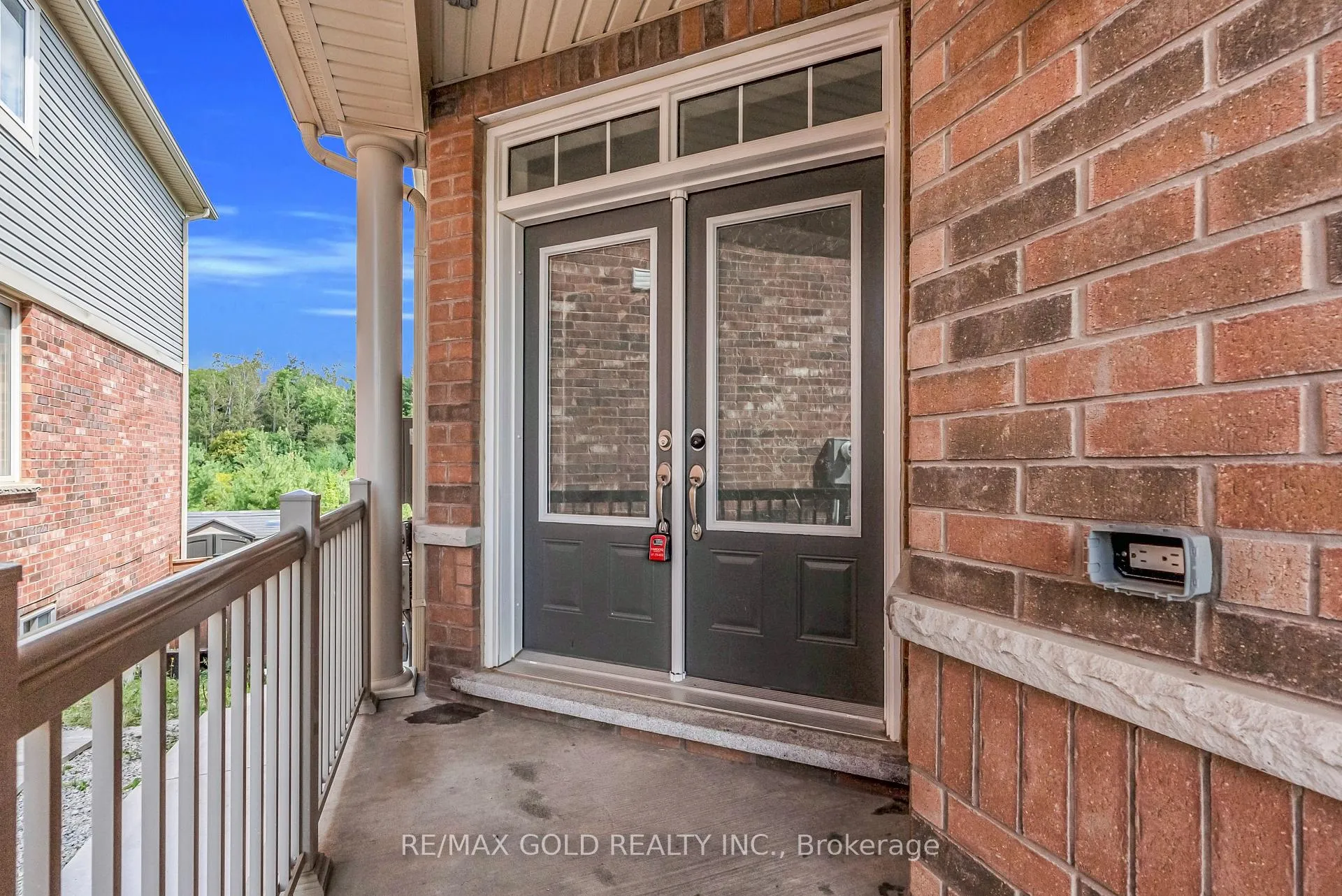 Photo 4 of 46 Mincing Trail, Brampton, Northwest Brampton — HOMEH