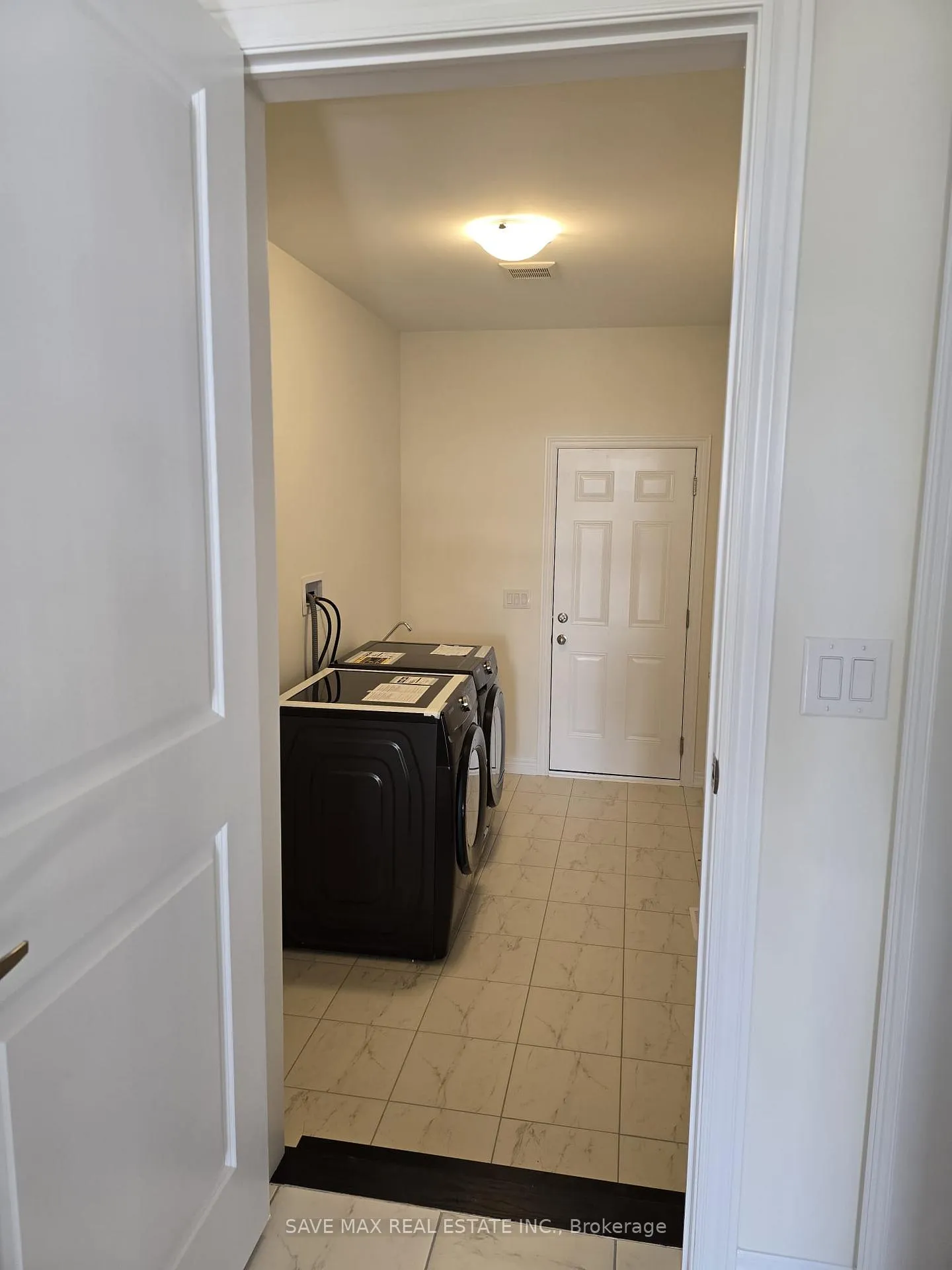 Photo 18 of 268 Broadacre Drive, Kitchener — HOMEH
