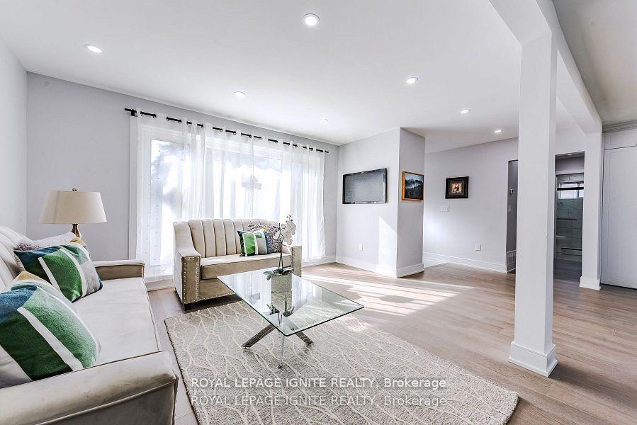 Photo 13 of 4 Drayton Crescent, Brampton, Southgate — HOMEH
