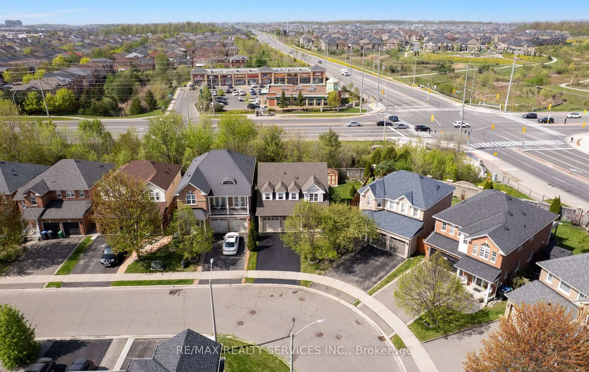 Photo 2 of 74 Earl Grey Crescent, Brampton, Fletcher's Meadow — HOMEH