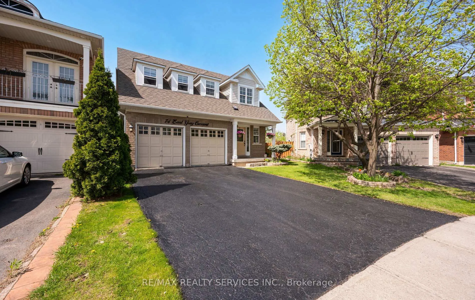 Photo 3 of 74 Earl Grey Crescent, Brampton, Fletcher's Meadow — HOMEH