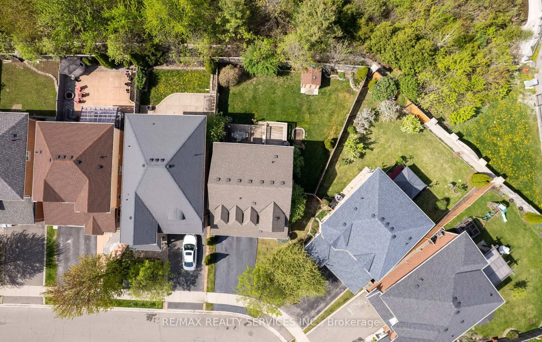 Photo 5 of 74 Earl Grey Crescent, Brampton, Fletcher's Meadow — HOMEH