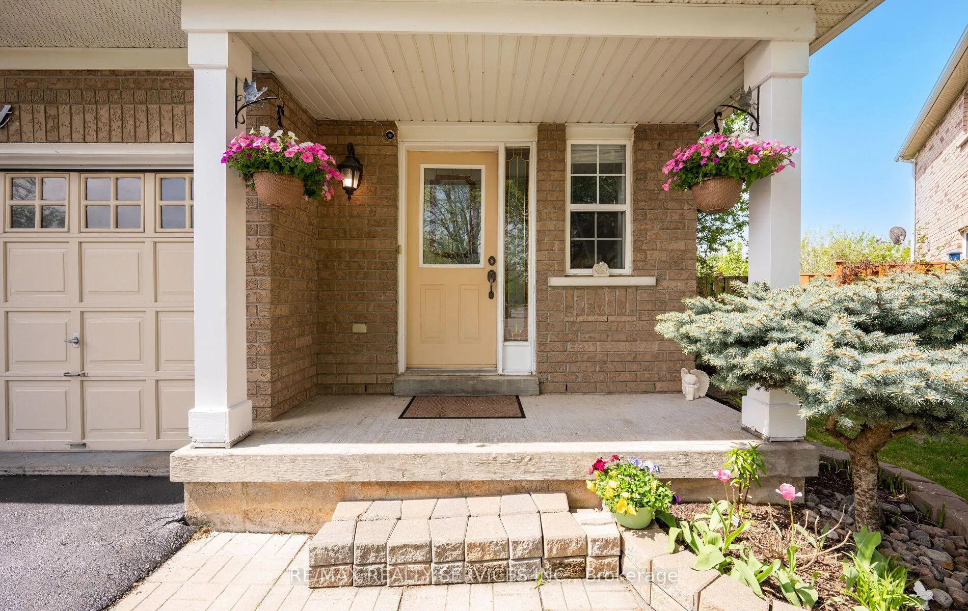Photo 6 of 74 Earl Grey Crescent, Brampton, Fletcher's Meadow — HOMEH