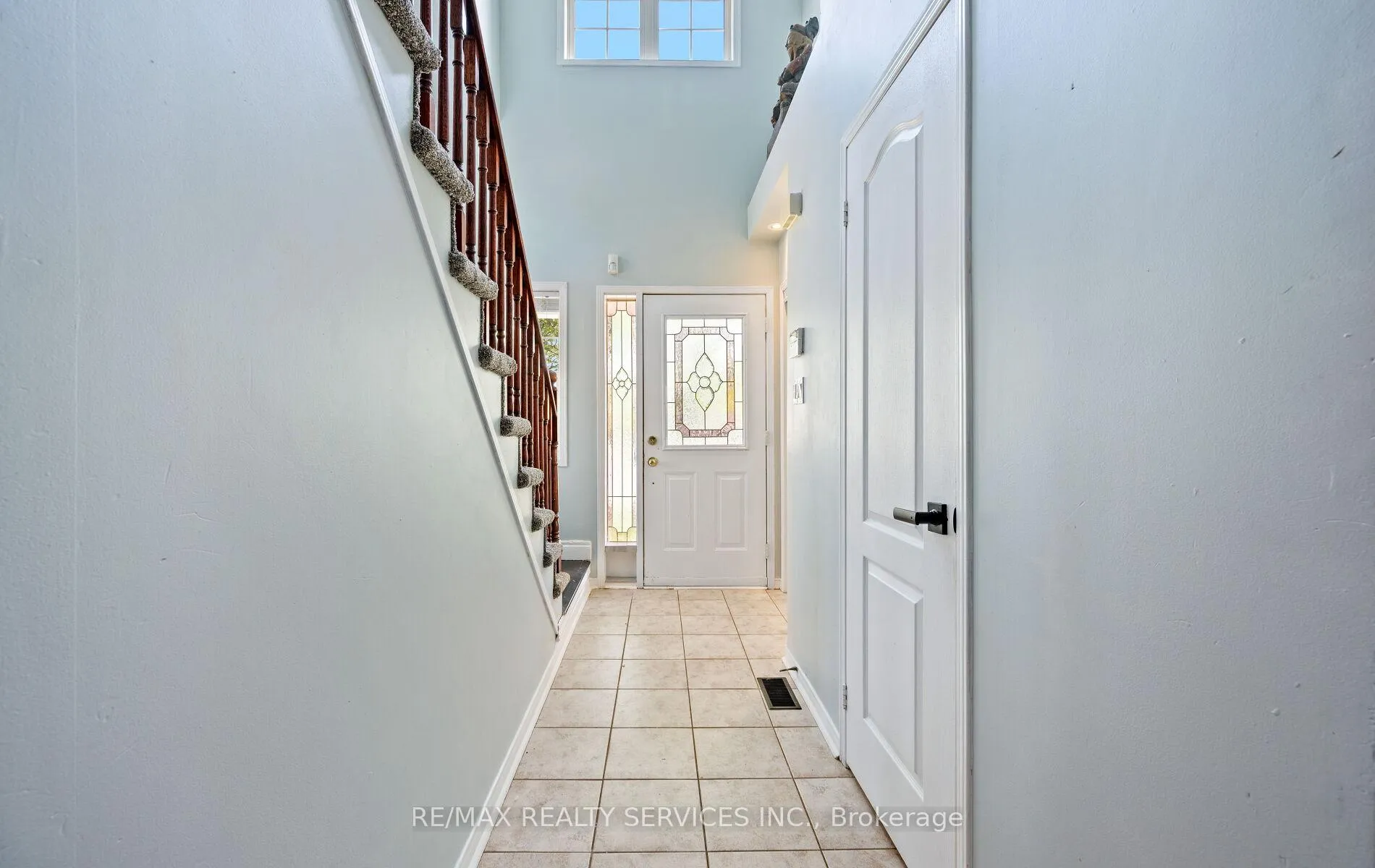 Photo 7 of 74 Earl Grey Crescent, Brampton, Fletcher's Meadow — HOMEH