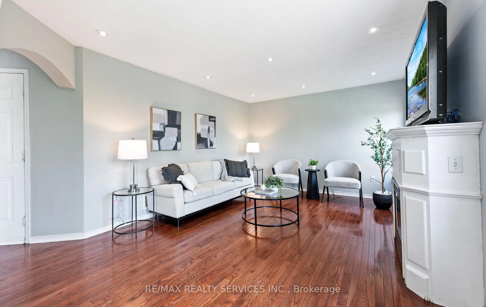 Photo 9 of 74 Earl Grey Crescent, Brampton, Fletcher's Meadow — HOMEH