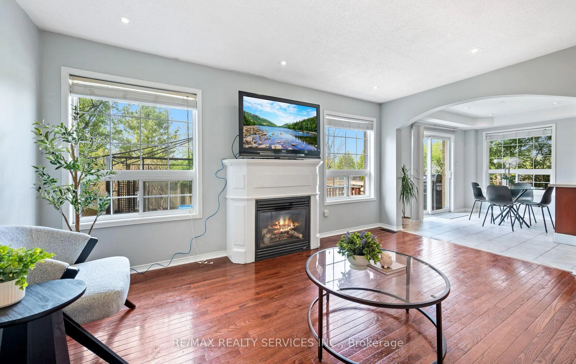 Photo 11 of 74 Earl Grey Crescent, Brampton, Fletcher's Meadow — HOMEH