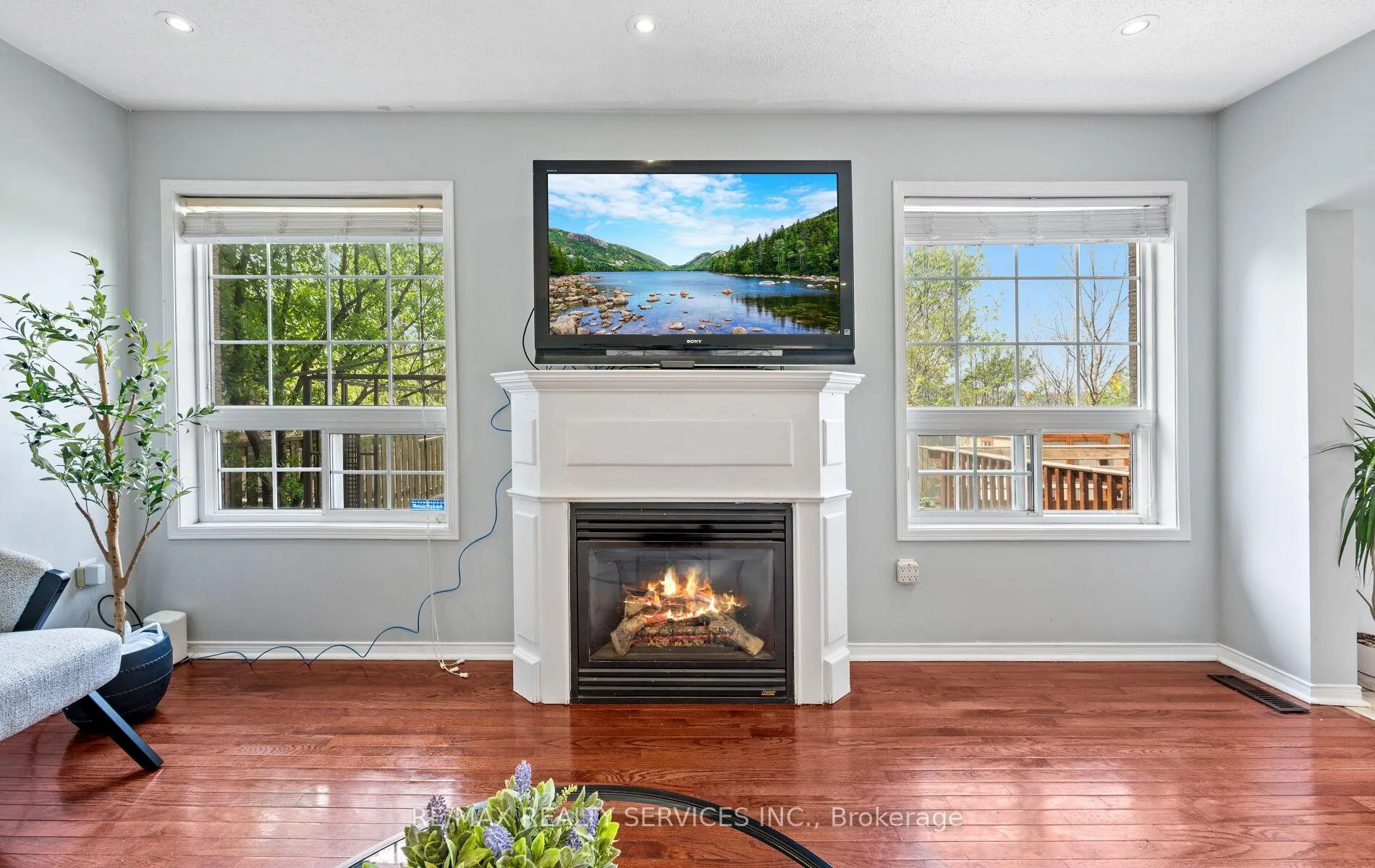Photo 12 of 74 Earl Grey Crescent, Brampton, Fletcher's Meadow — HOMEH