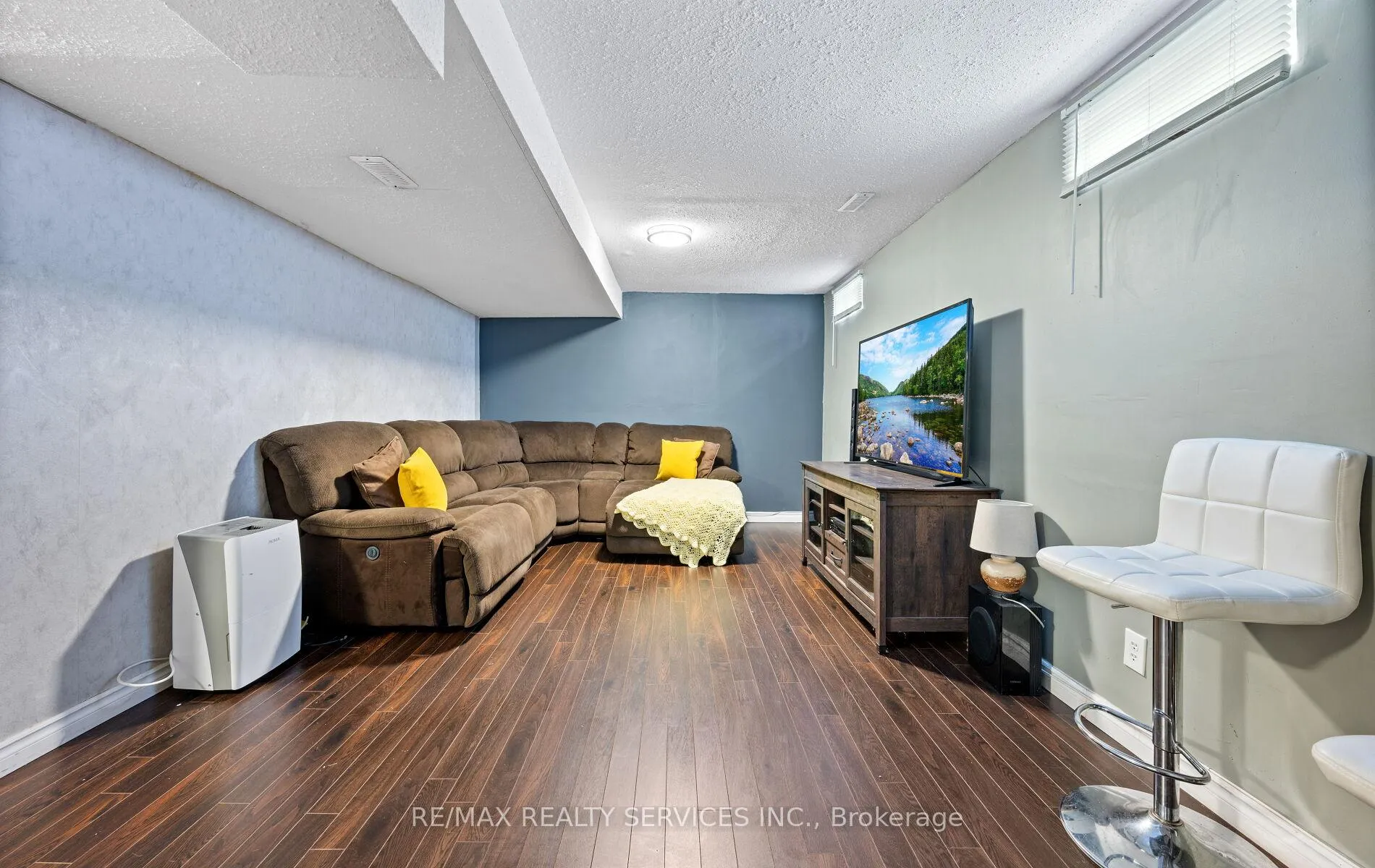 Photo 30 of 74 Earl Grey Crescent, Brampton, Fletcher's Meadow — HOMEH