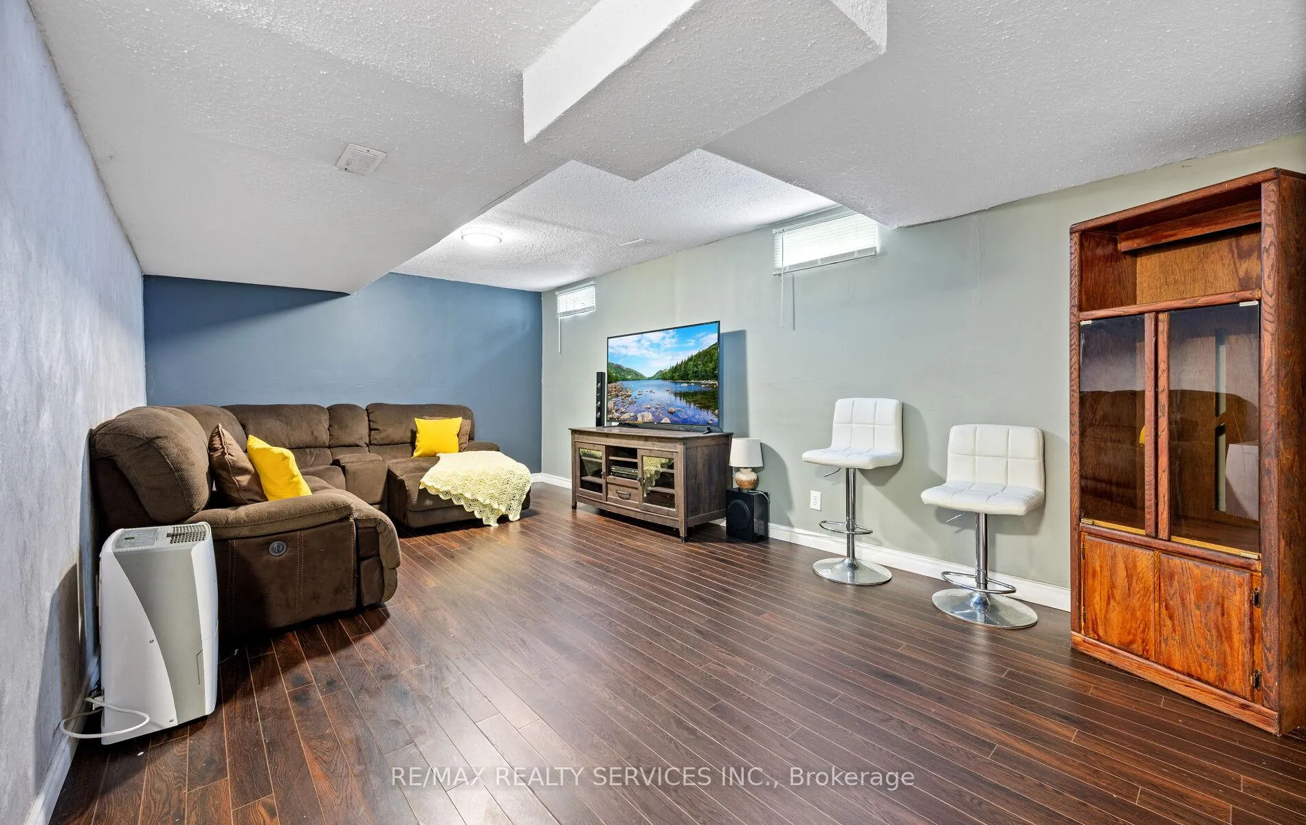 Photo 32 of 74 Earl Grey Crescent, Brampton, Fletcher's Meadow — HOMEH