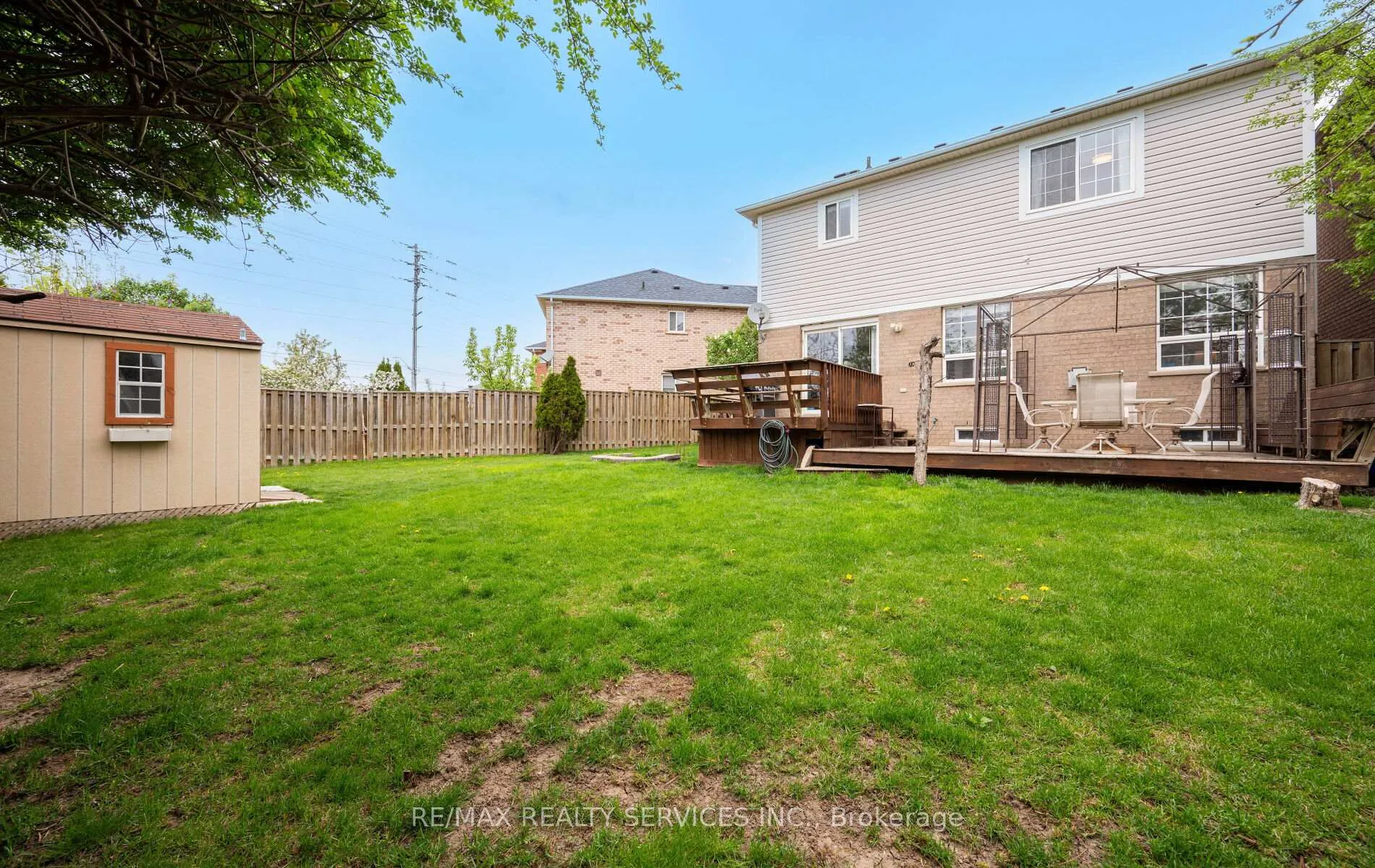 Photo 34 of 74 Earl Grey Crescent, Brampton, Fletcher's Meadow — HOMEH