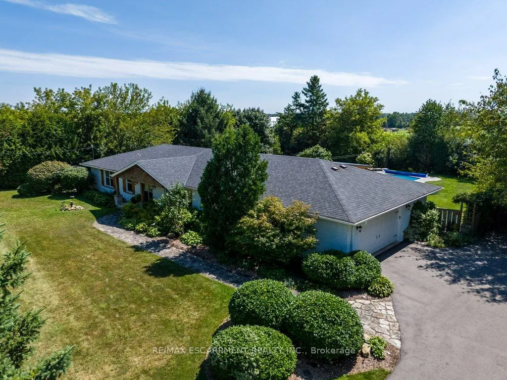 Photo 3 of 974 Safari Road, Hamilton, Rural Flamborough — HOMEH