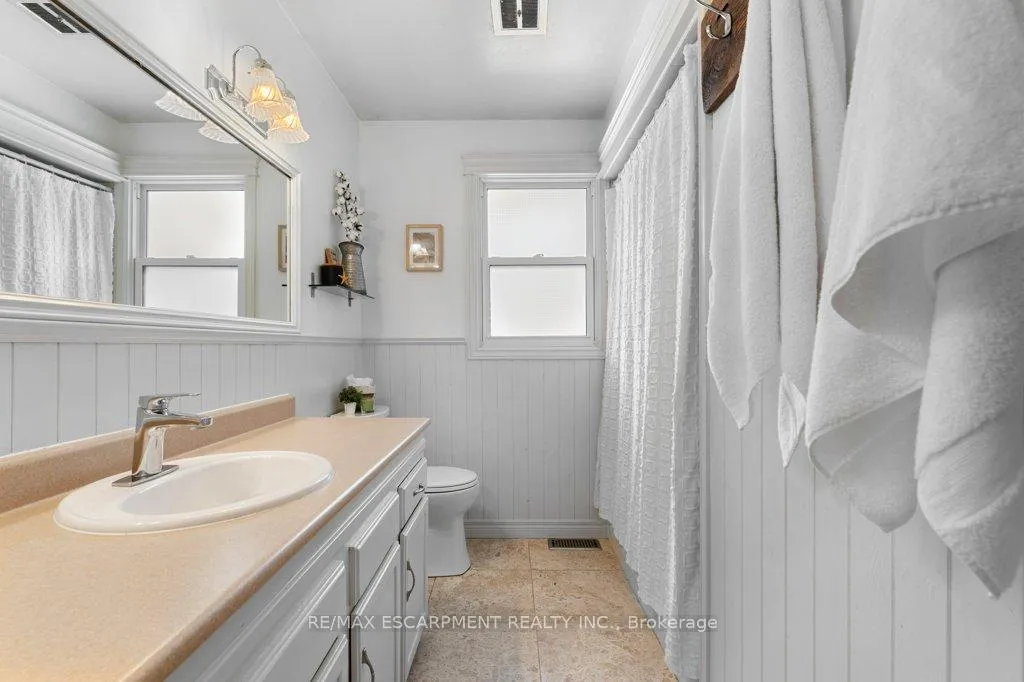 Photo 19 of 974 Safari Road, Hamilton, Rural Flamborough — HOMEH