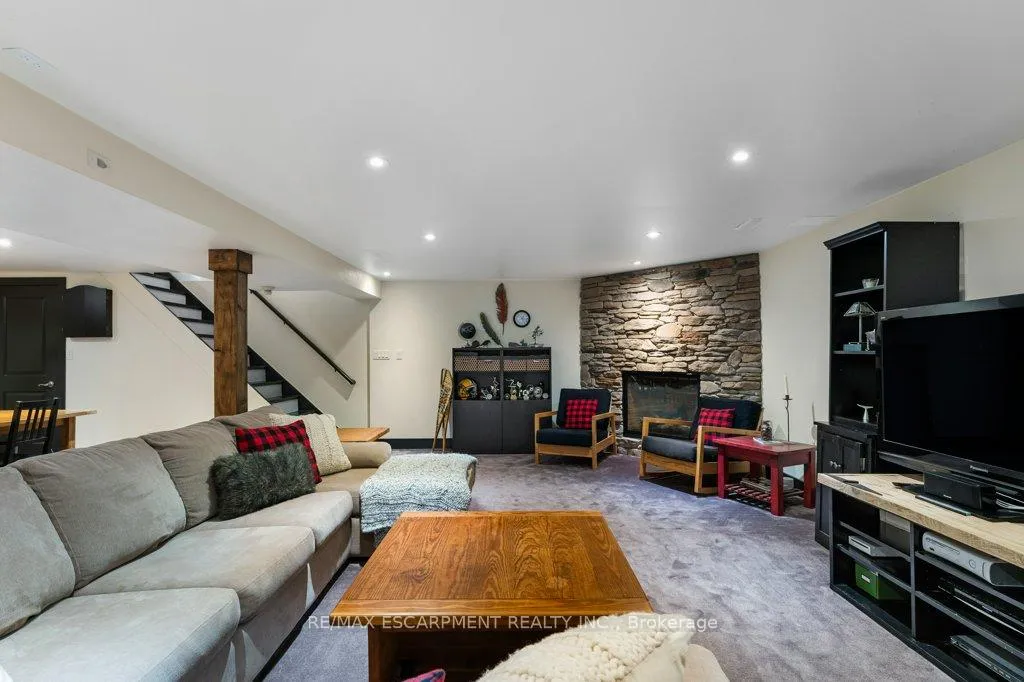 Photo 25 of 974 Safari Road, Hamilton, Rural Flamborough — HOMEH