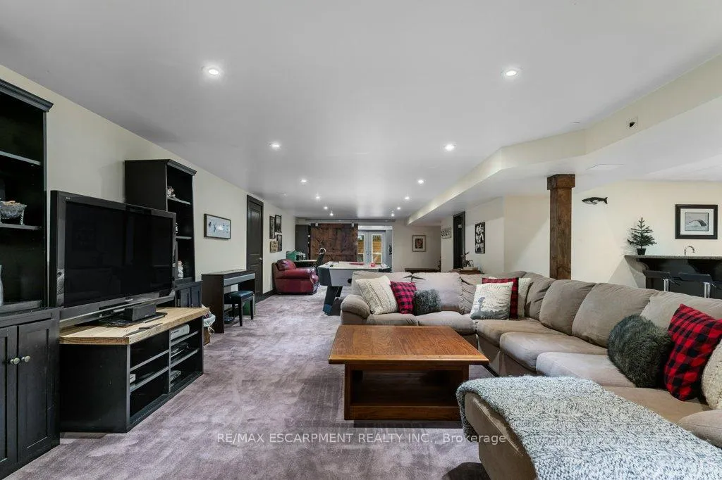 Photo 26 of 974 Safari Road, Hamilton, Rural Flamborough — HOMEH