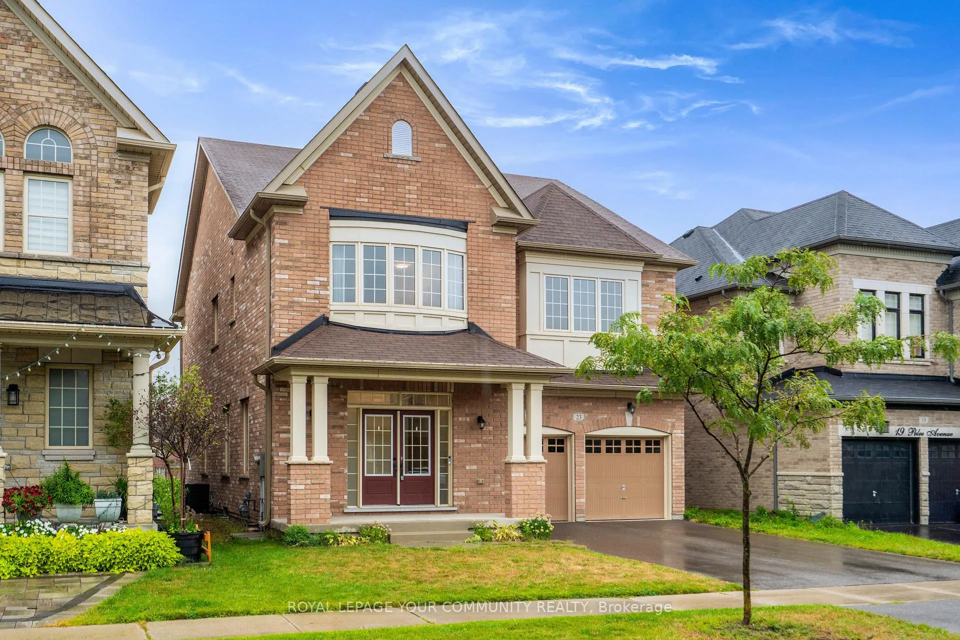 Photo 2 of 23 Pelee Avenue, Vaughan, Kleinburg — HOMEH