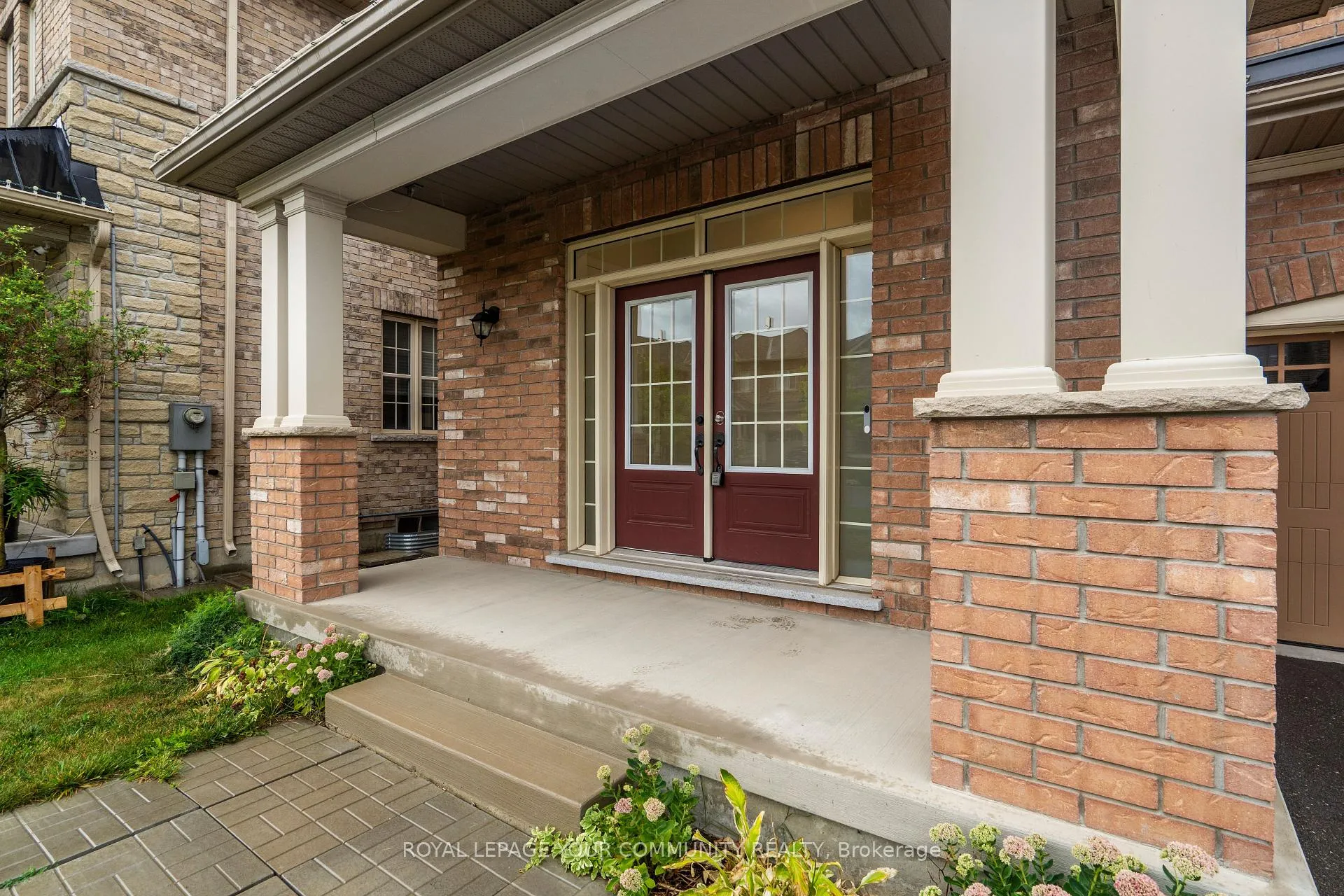 Photo 3 of 23 Pelee Avenue, Vaughan, Kleinburg — HOMEH