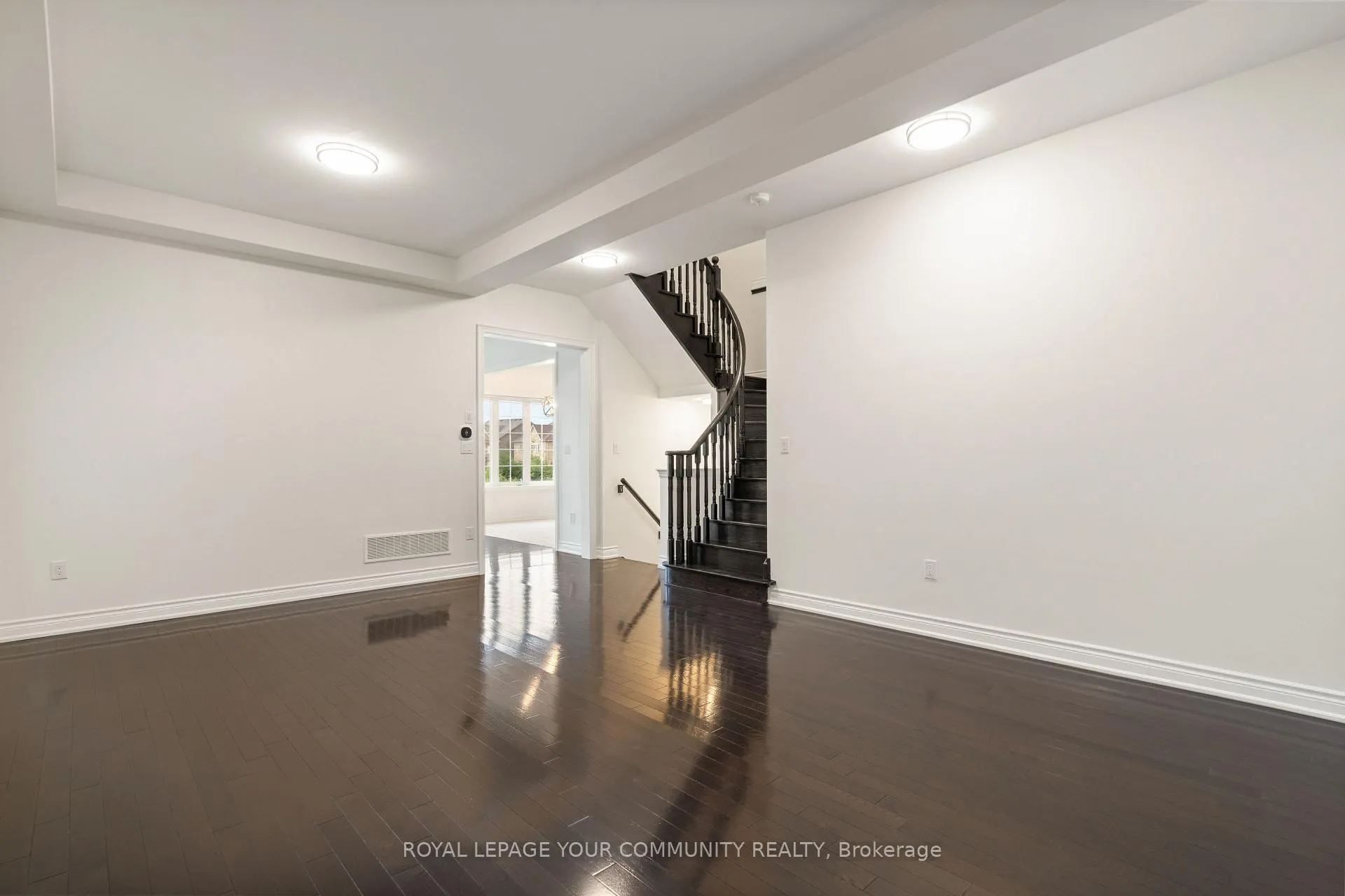 Photo 9 of 23 Pelee Avenue, Vaughan, Kleinburg — HOMEH