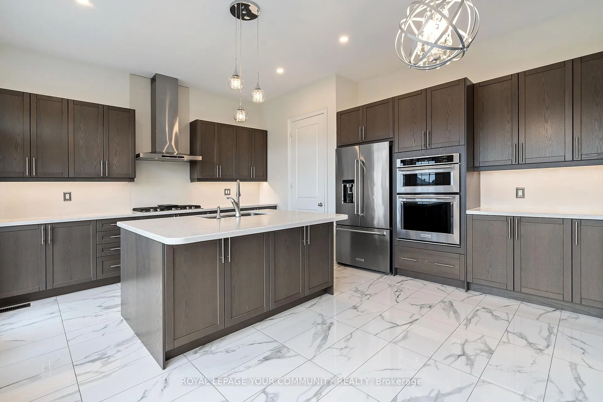 Photo 16 of 23 Pelee Avenue, Vaughan, Kleinburg — HOMEH