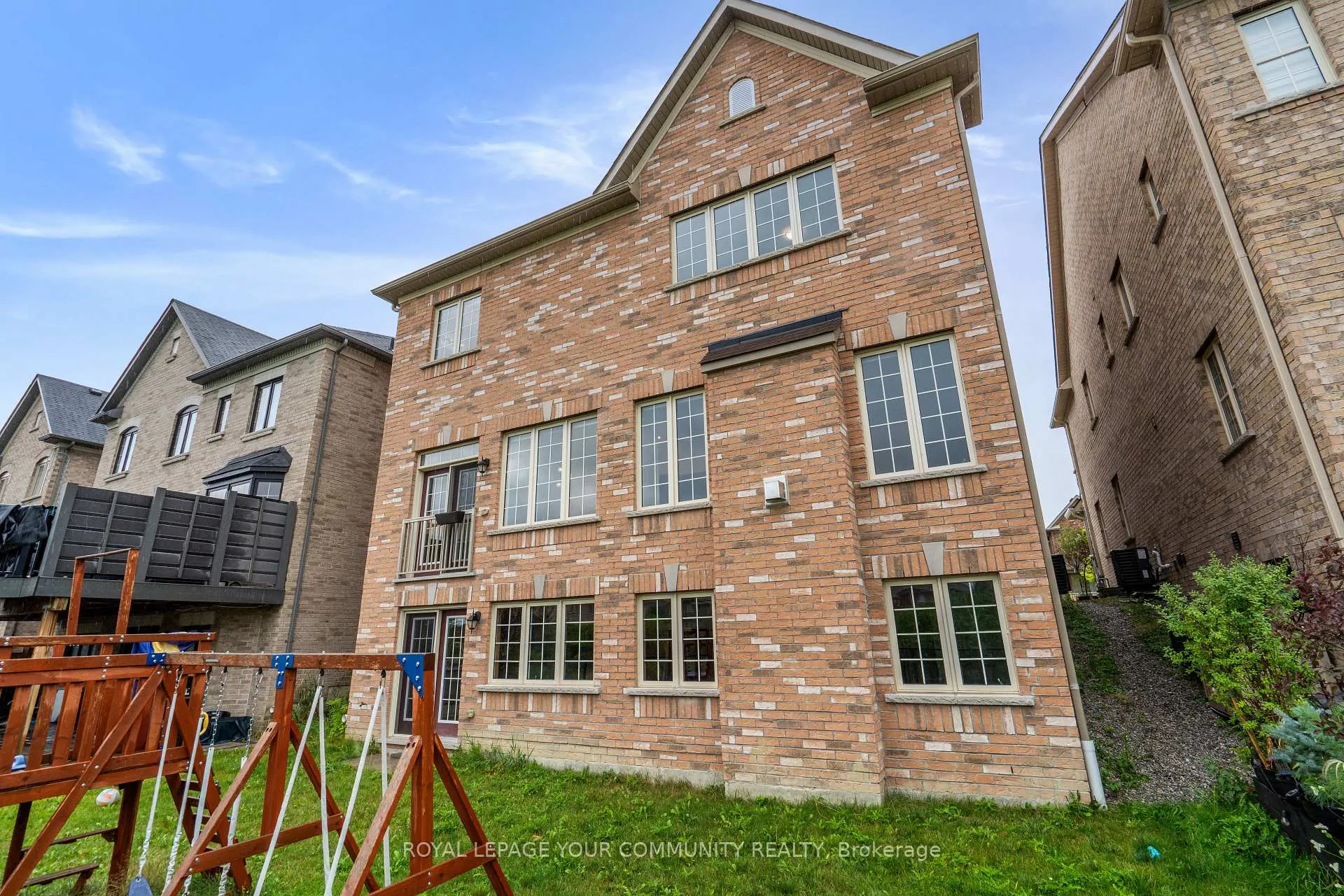 Photo 45 of 23 Pelee Avenue, Vaughan, Kleinburg — HOMEH