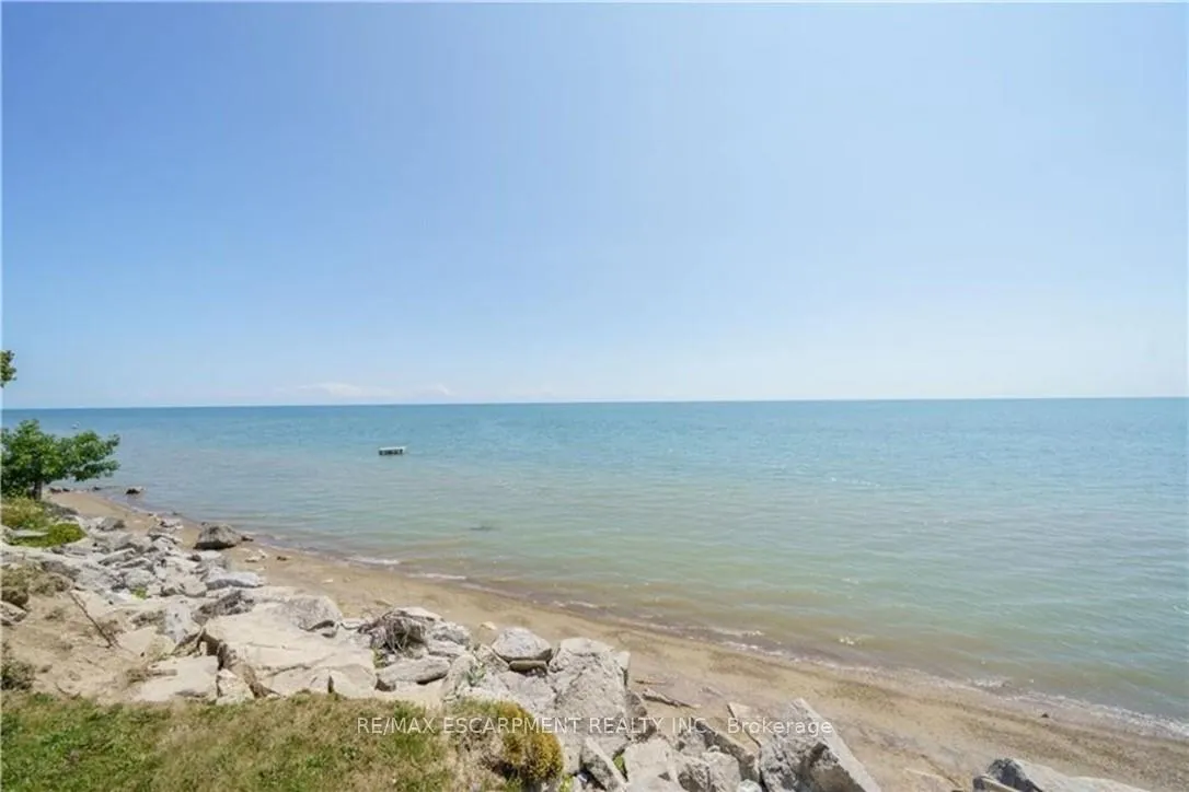 Photo 5 of 751 Lakeshore Road, Haldimand — HOMEH